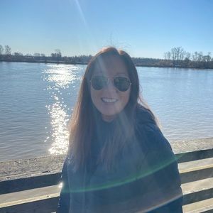 Meet your Posher, Christine